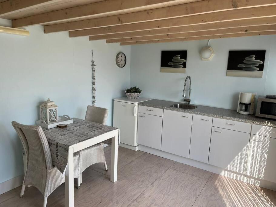 Chalet + Tiny House Nabij Strand Petten Dış mekan fotoğraf